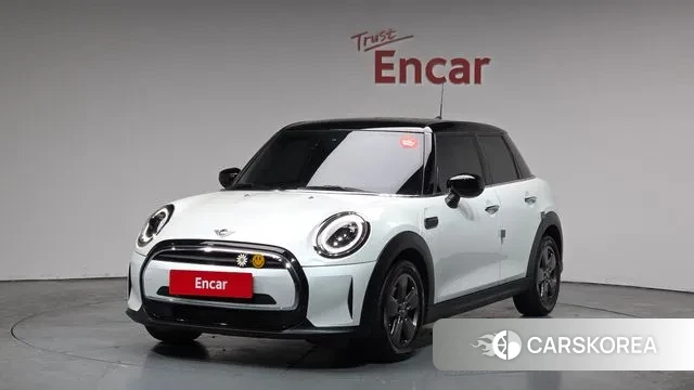 Mini Cooper 2023 Белый из Кореи