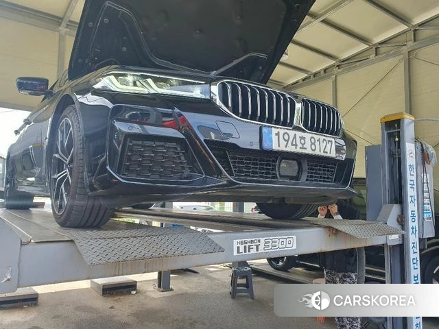 BMW 5 Series (G30) 2022 Черный из Кореи
