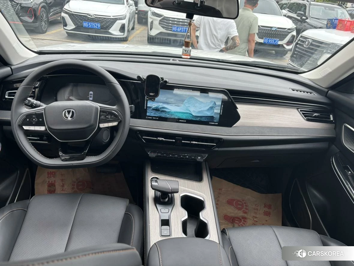 Chang'an X7 PLUS 2024 Белый из Китая