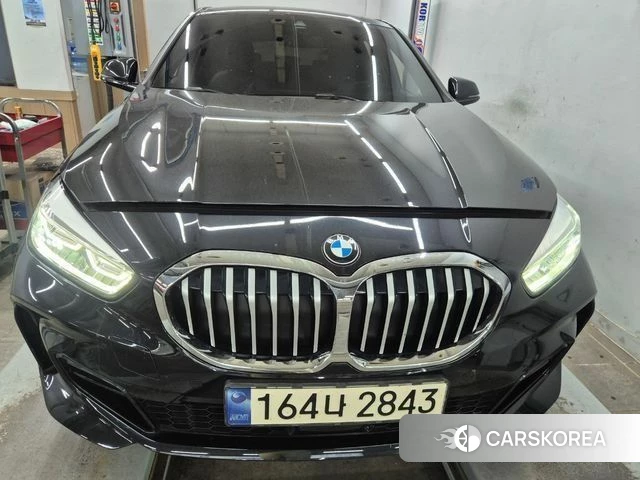 BMW 1 Series (F40) 2023 Черный из Кореи