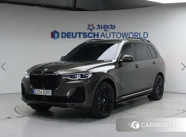 BMW X7 (G07) 2021 Светло-зеленый из Кореи