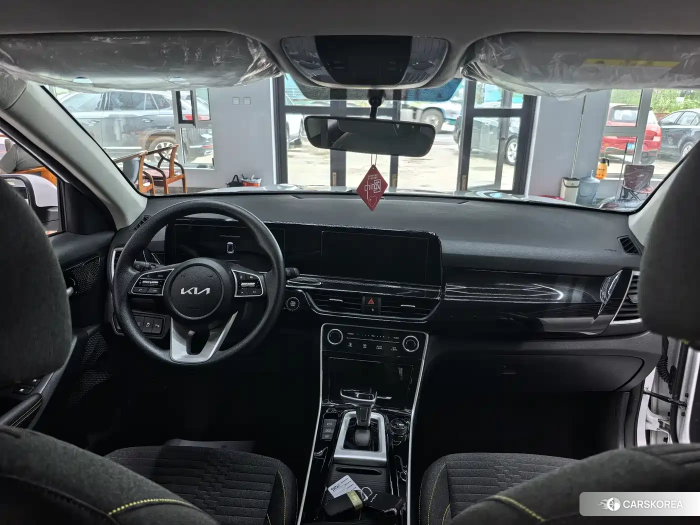Kia Seltos 2023 Белый из Китая