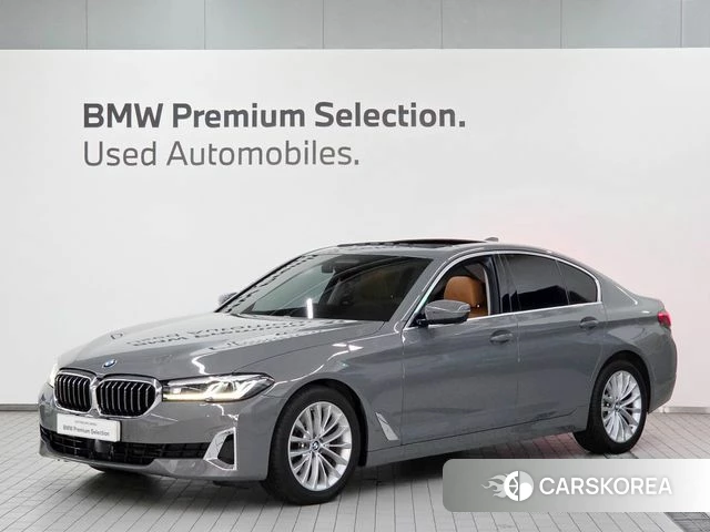 BMW 5 Series (G30) 2022 Серебристо-серый из Кореи