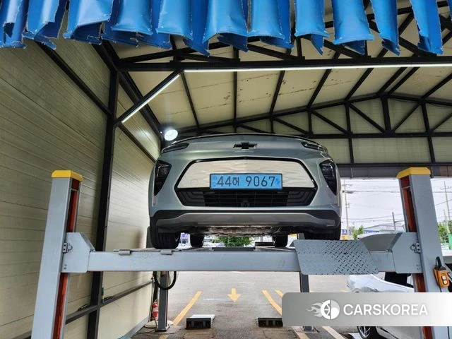 Chevrolet (GM Daewoo) Bolt EUV 2023 Серебристо-серый из Кореи