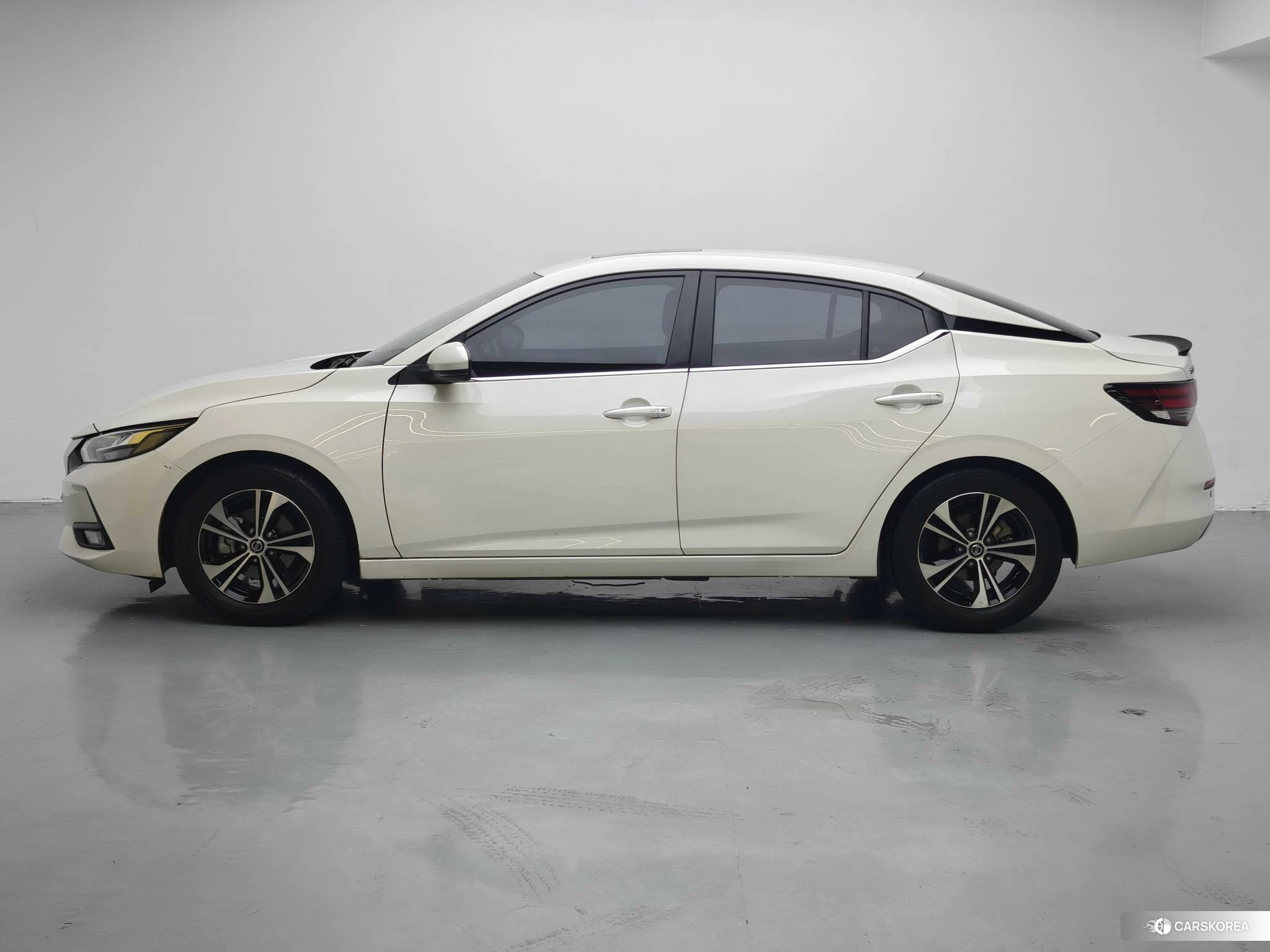 Nissan Xuan Yi 2020 Белый из Китая