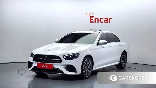 Mercedes-Benz E-Class W213 2023 Белый из Кореи