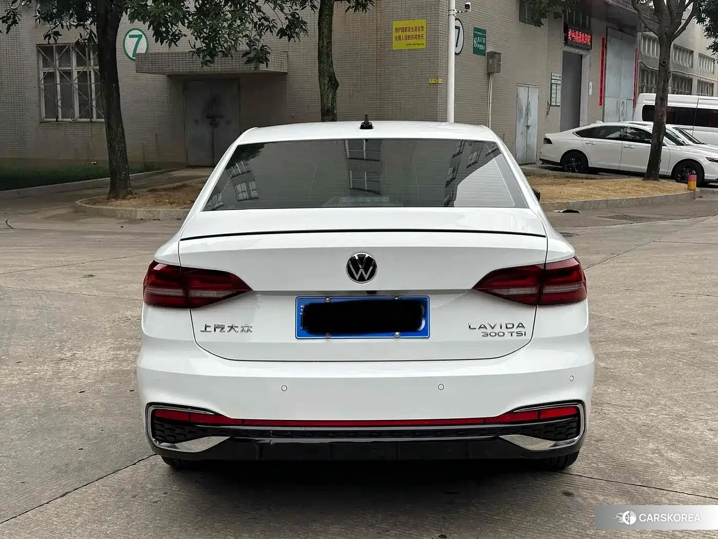Volkswagen Lavida 2023 Белый из Китая