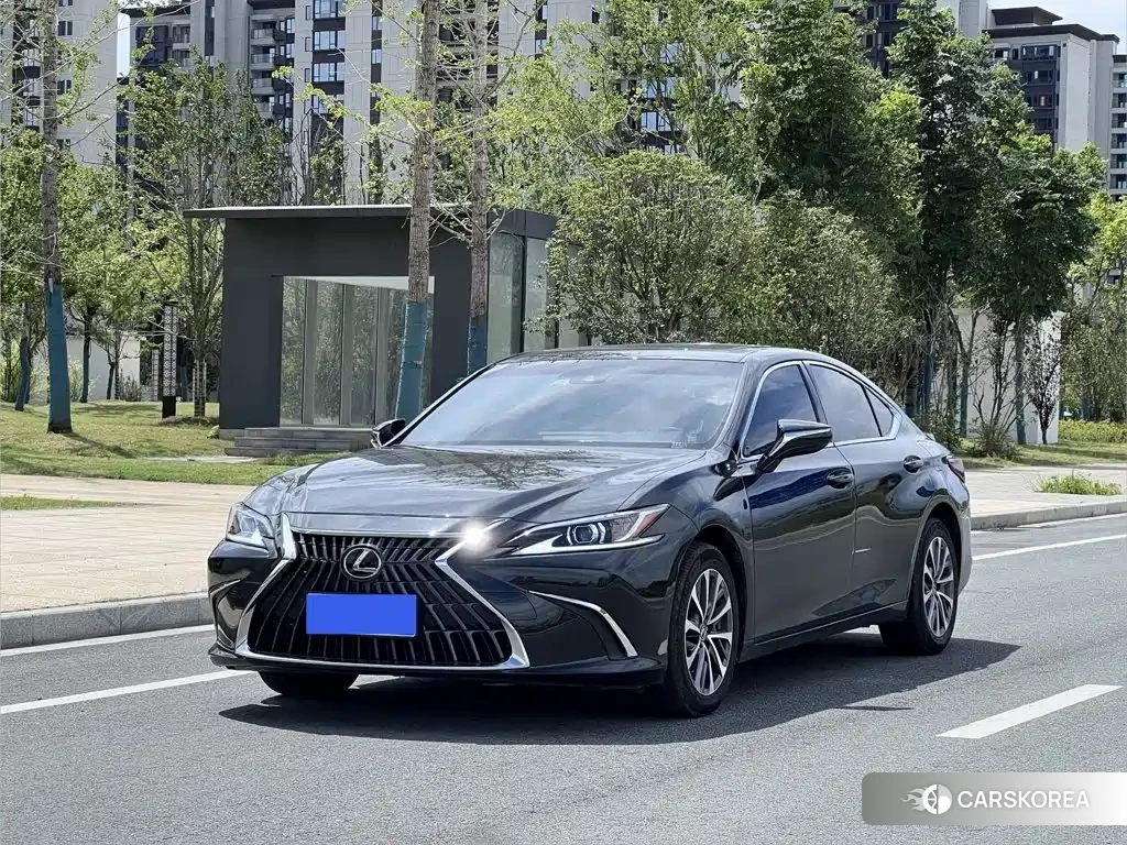 Lexus ES 2023 Черный из Китая