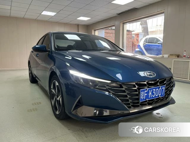 Hyundai Elantra 2022 Синий из Китая