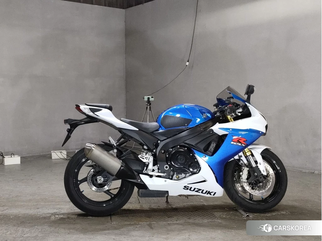 Проданный Suzuki GSX-R750 2015 из Японии