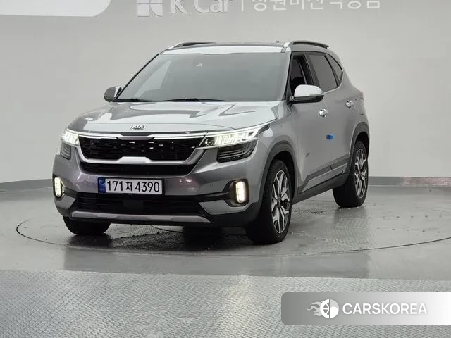 Kia Seltos 2021 Серебристо-серый из Кореи