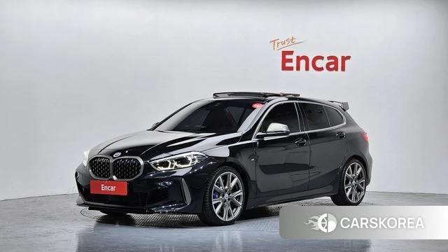 BMW 1 Series (F40) 2023 Черный из Кореи