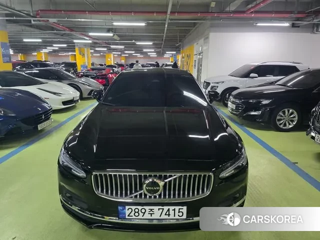 Volvo S90 2023 Черный из Кореи