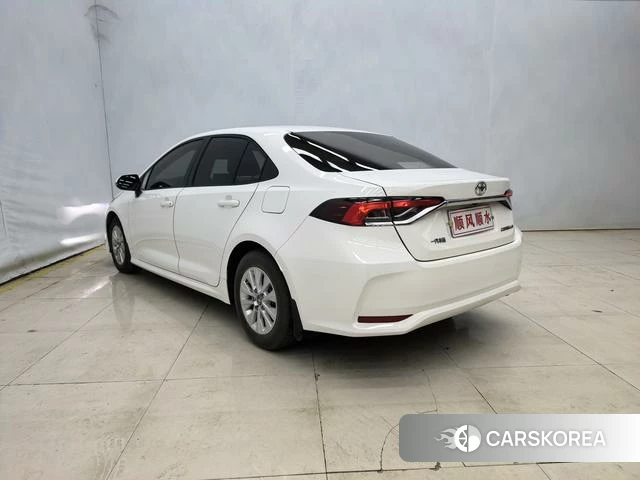 Toyota Corolla 2021 Белый из Китая