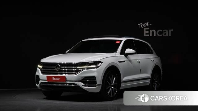 Volkswagen Touareg 3rd generation 2020 Белый из Кореи