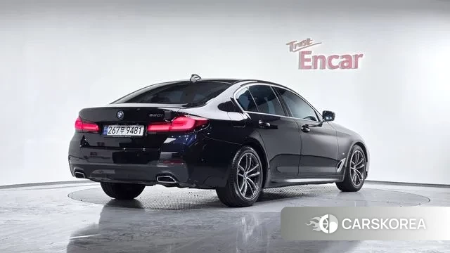 BMW 5 Series (G30) 2023 Черный из Кореи