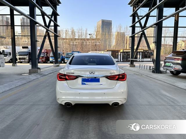 Infiniti Q50L 2023 Белый из Китая