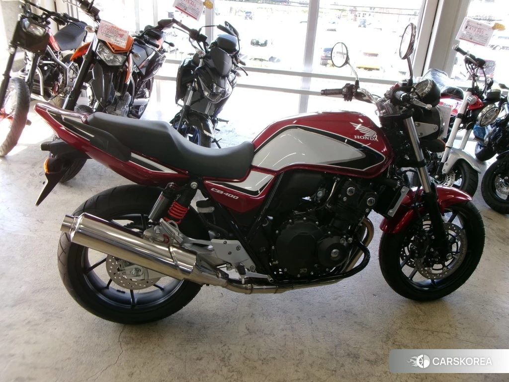 Проданный Honda CB400SF 2021 из Японии