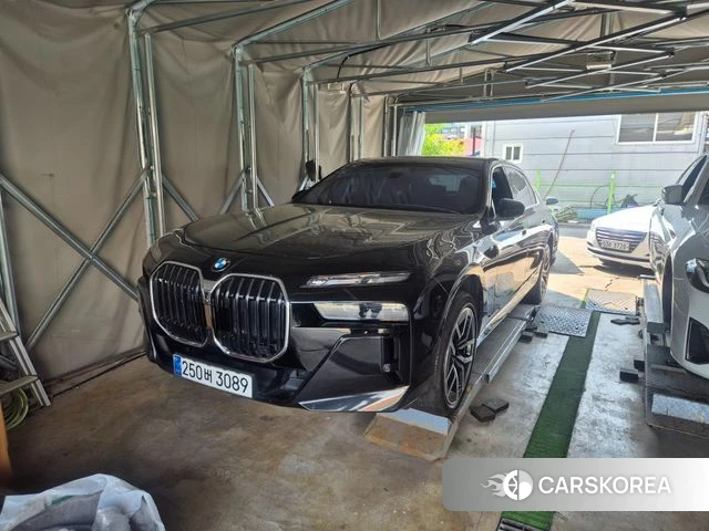 BMW 7 Series (G70) 2024 Черный из Кореи