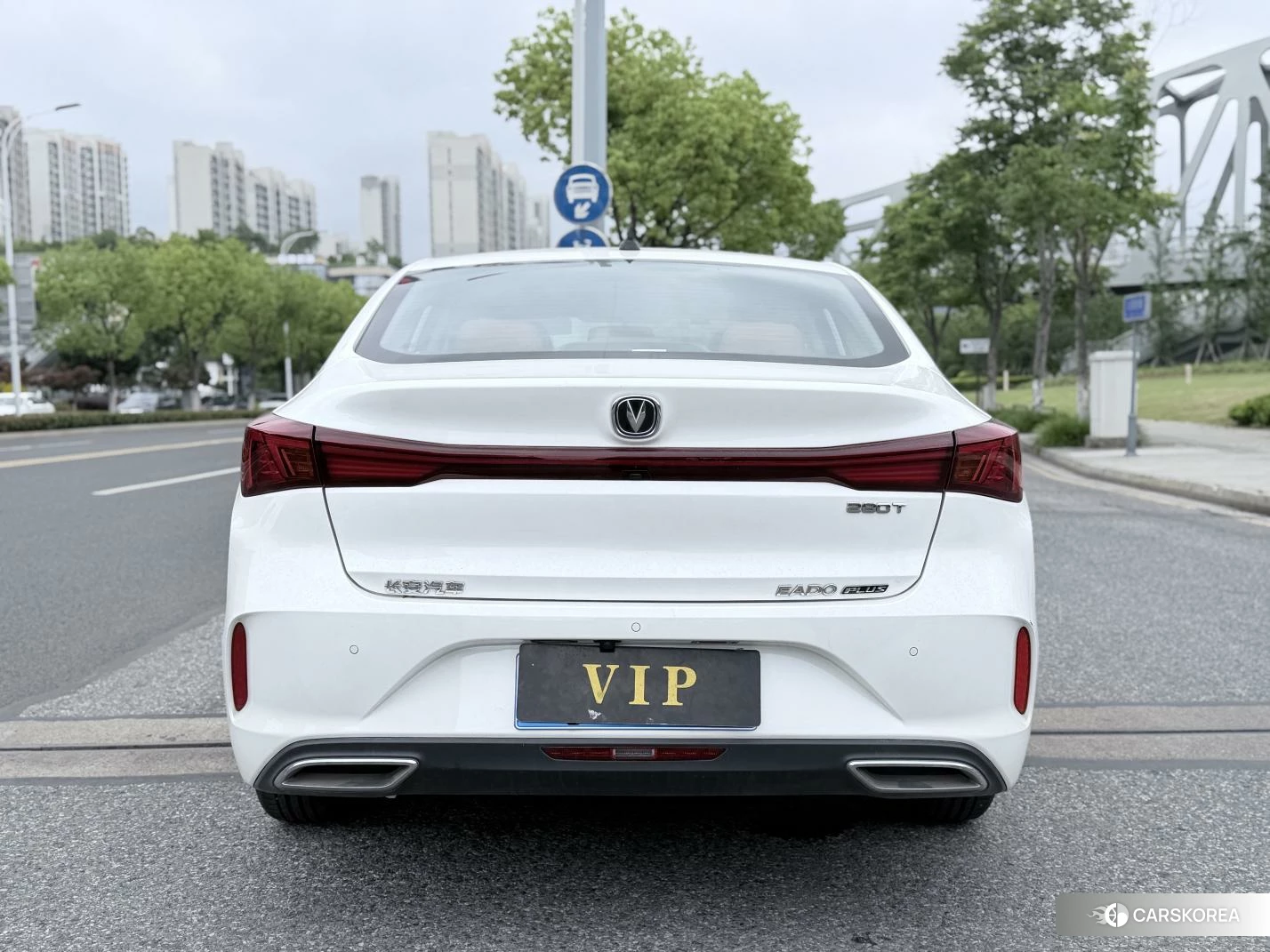 Chang'an Yidong 2023 Белый из Китая