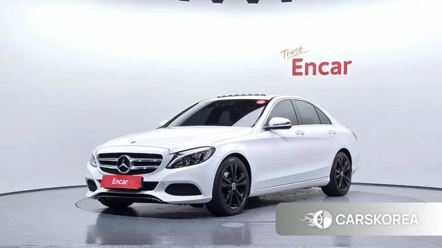 Mercedes-Benz C-Class W205 2018 Белый из Кореи