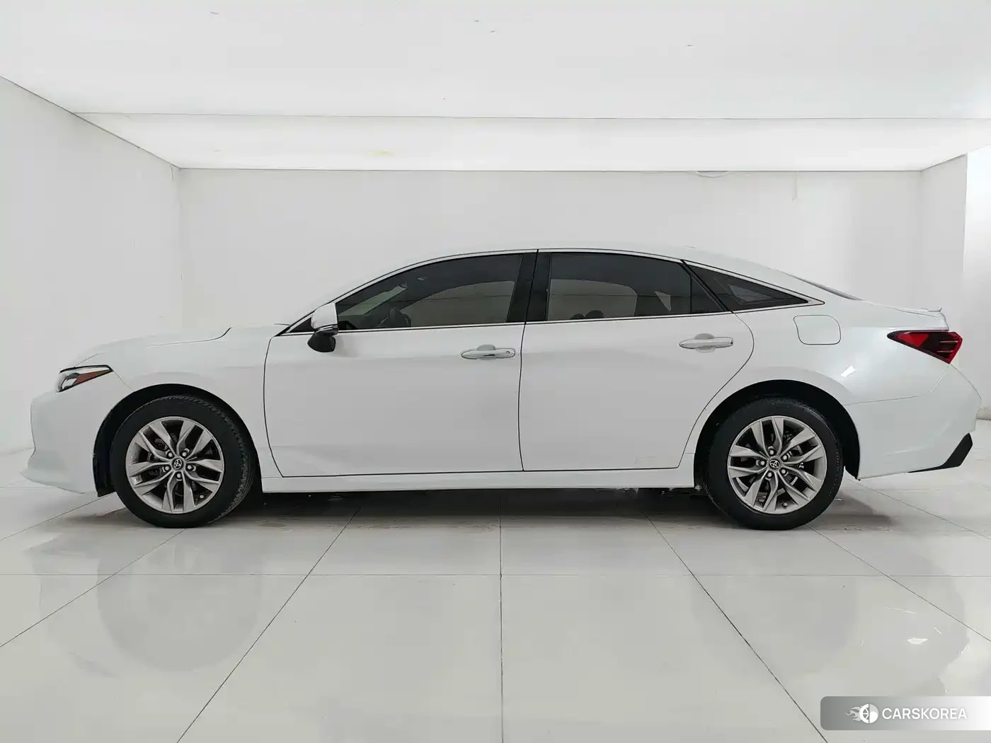 Toyota Avalon 2021 Белый из Китая, фото 2