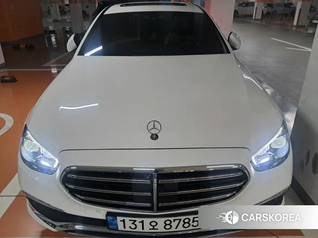 Mercedes-Benz E-Class W213 2022 Белый из Кореи