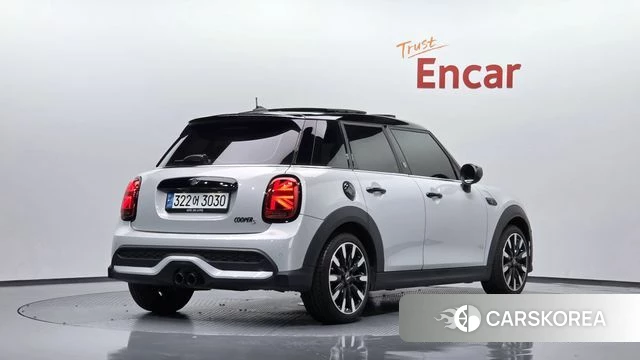 Mini Cooper S 2022 Серебряный из Кореи