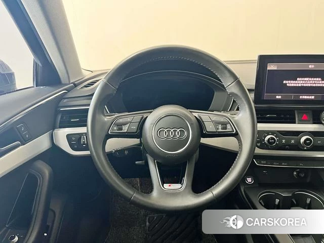 Audi A4L 2021 Темно-серый из Китая