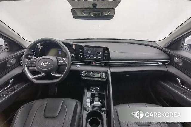 Hyundai Elantra 2024 Белый из Китая