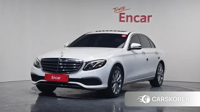 Mercedes-Benz E-Class W213 2018 Белый из Кореи
