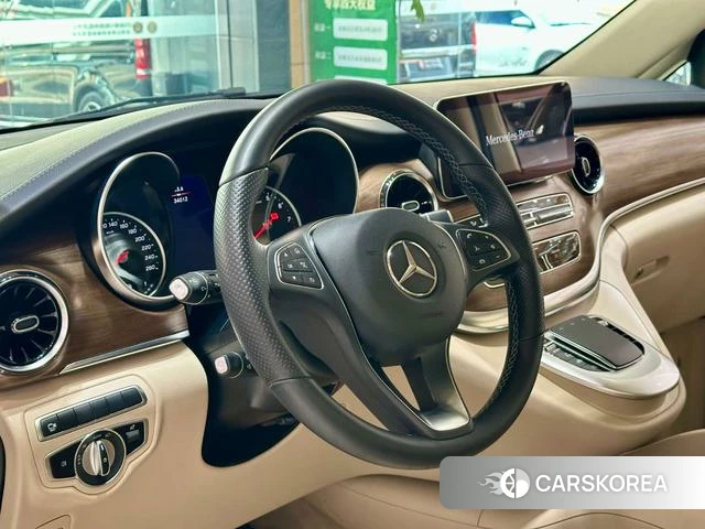 Mercedes-Benz V-class 2022 Белый из Китая