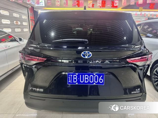 Toyota Saina 2022 Черный из Китая