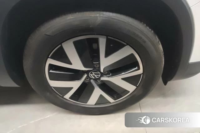 Volkswagen Tanyue 2023 Белый из Китая