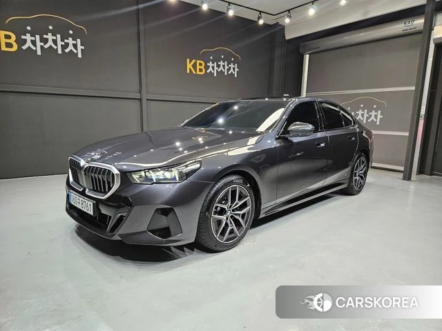 BMW 5 Series (G60) 2026 Серый из Кореи