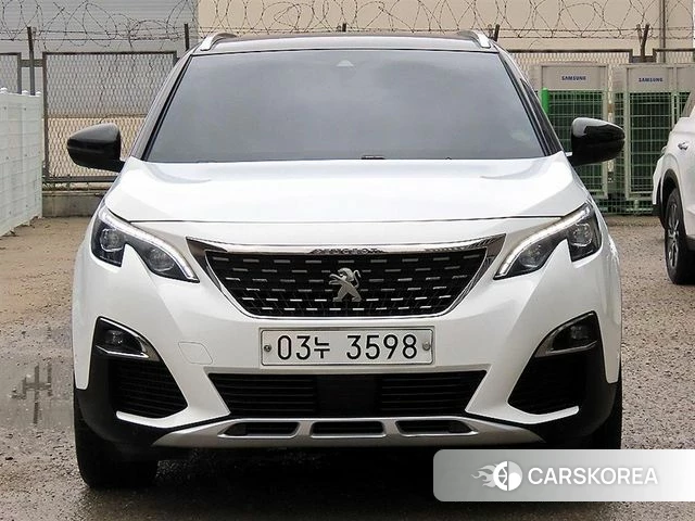 Peugeot 5008 second generation 2019 Белый из Кореи