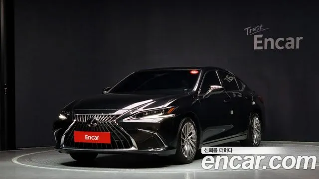 Lexus ES300h 7th generation 2024 Черный из Кореи