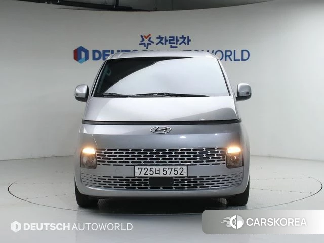 Hyundai Staria 2021 Серебряный из Кореи