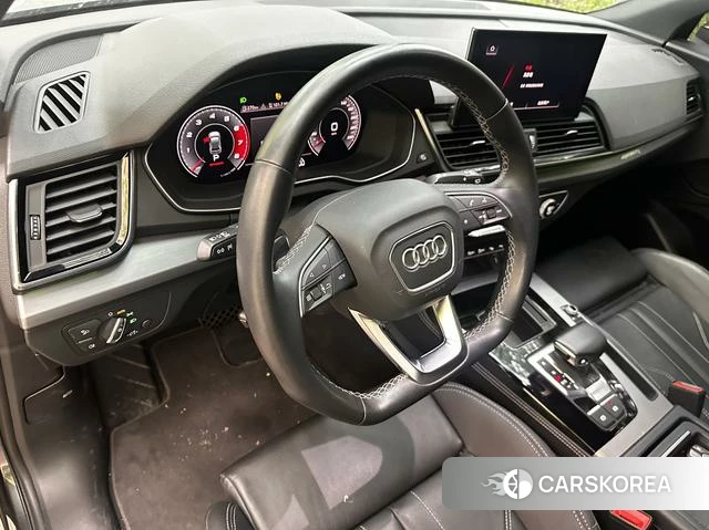 Audi Q5L Sportback 2021 Темно-серый из Китая