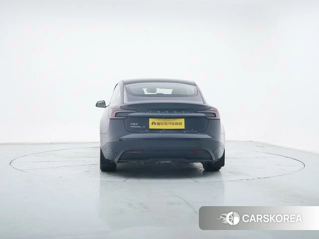 Tesla Model 3 2025 Темно-серый из Китая