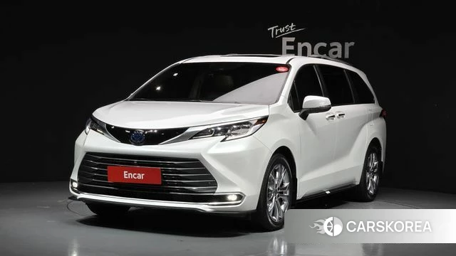 Toyota Sienna 4th Generation 2023 Белый из Кореи