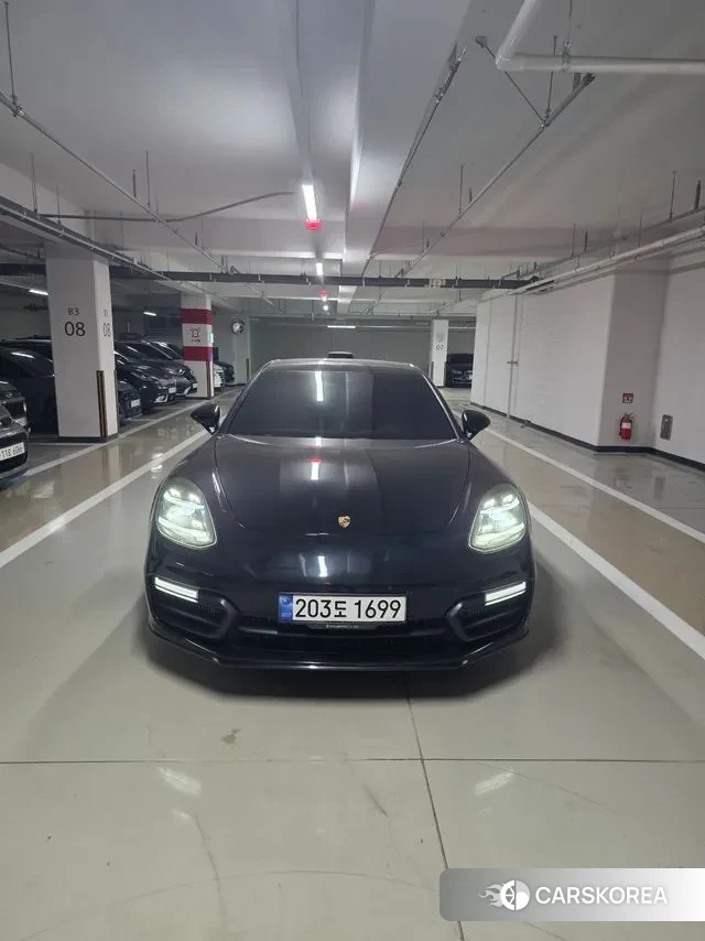 Porsche Panamera (971) 2018 Черный из Кореи