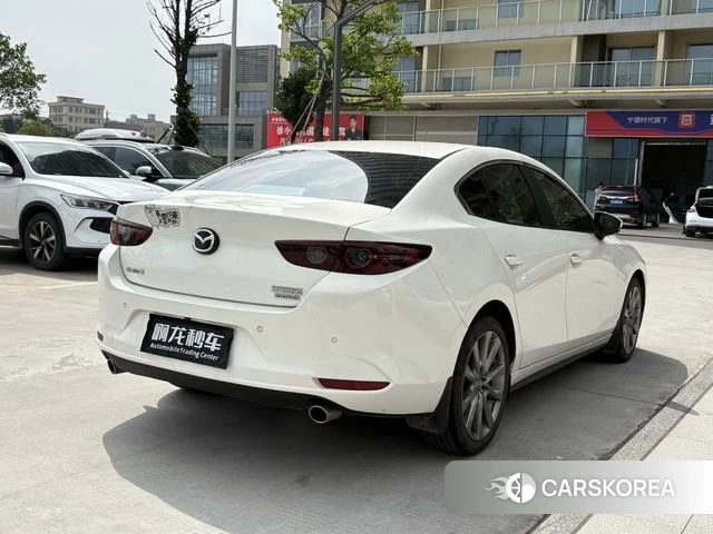Mazda 3 Angkesaila 2022 Белый из Китая
