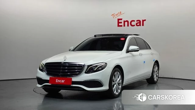 Mercedes-Benz E-Class W213 2019 Белый из Кореи
