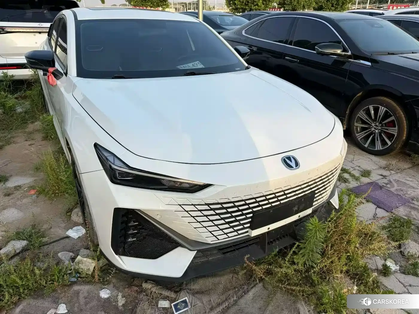Chang'an Changan UNI-V 2023 Белый из Китая