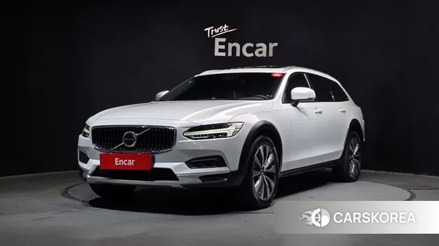 Volvo V90 Cross-Country 2024 Белый из Кореи