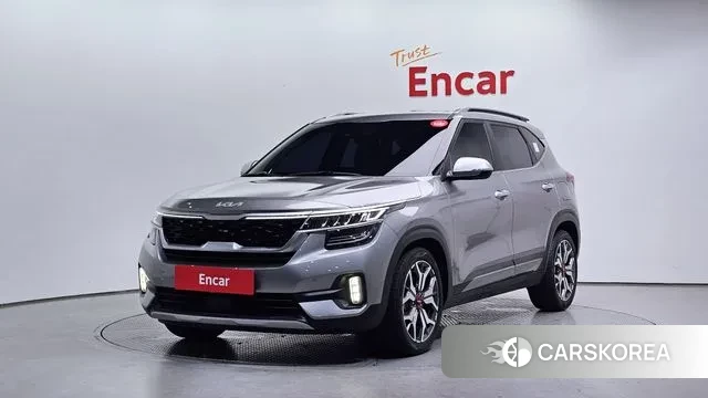 Kia Seltos 2022 Серебристо-серый из Кореи