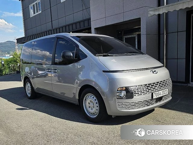 Hyundai Staria 2021 Серебристо-серый из Кореи
