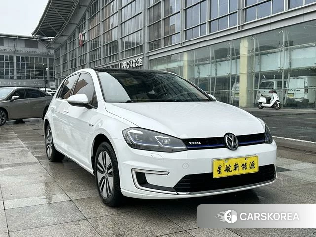Volkswagen Golf*pure electricity 2021 Белый из Китая