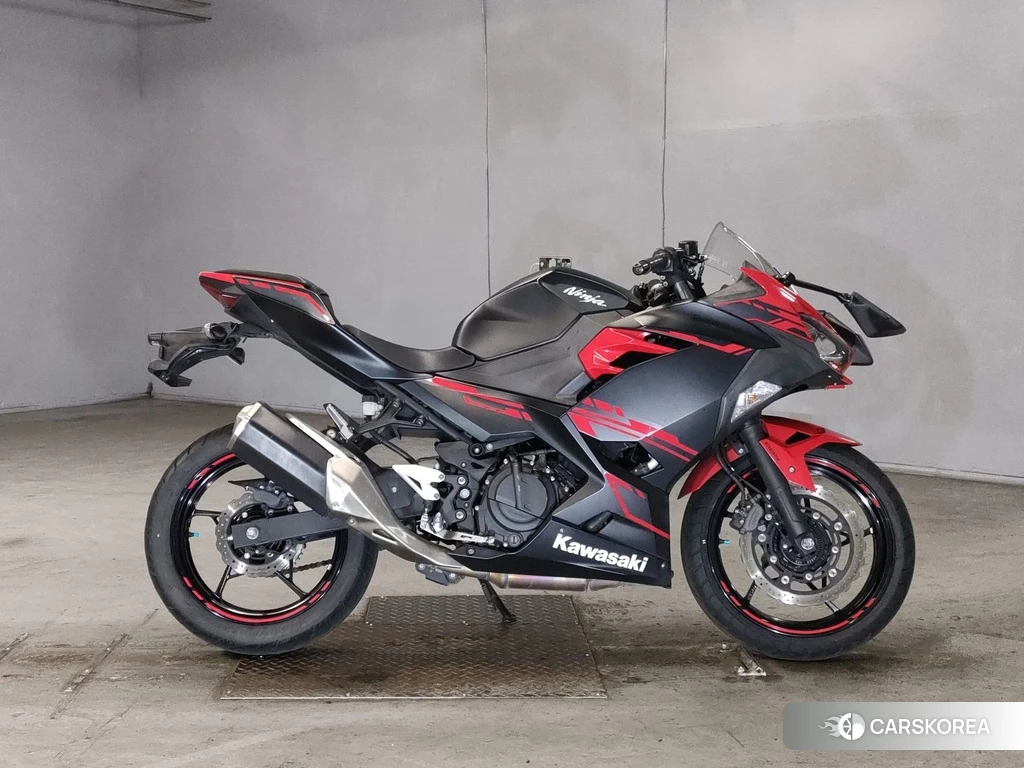 Проданный Kawasaki NINJA 250 2018 из Японии, фото 2